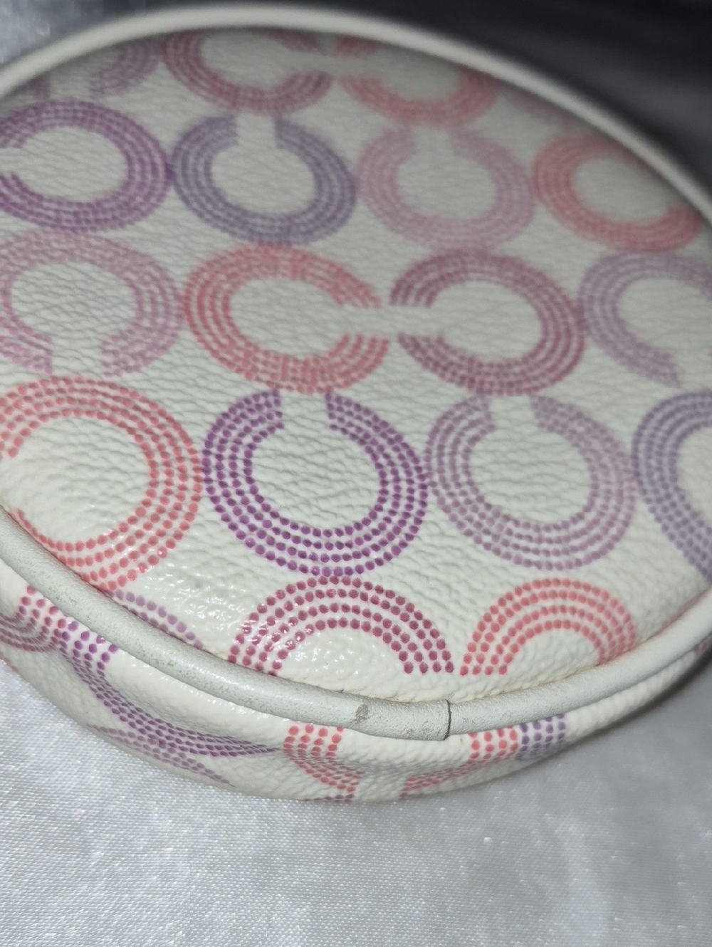 Coach Signature Circle Coin Pouch in Pastel Pink & Lavender - Picture 3 of 6